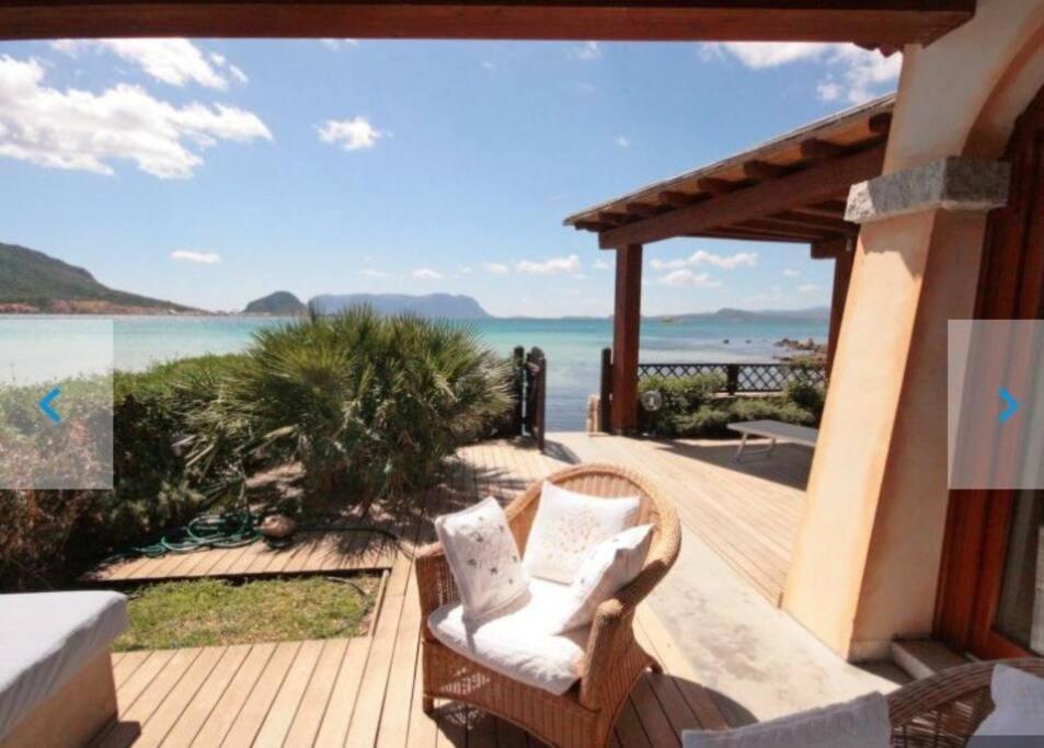 Apartment Pied Dans L'Eau Golfo Aranci Exteriör bild