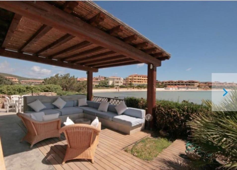 Apartment Pied Dans L'Eau Golfo Aranci Exteriör bild